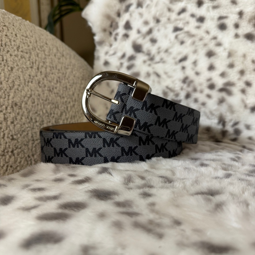 Michael Kors Gray Monogram Horseshoe Buckle Belt